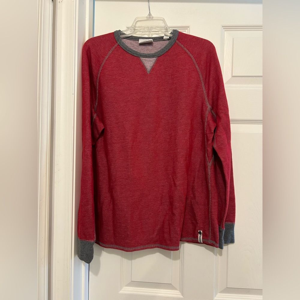 Tommy Bahama men’s Red and Gray Long Sleeve Thermal T-shirt Size L